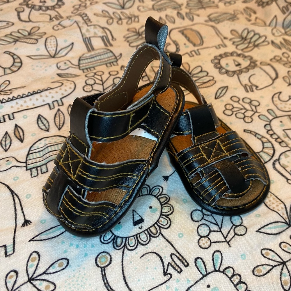 Luvable Friends Fisherman Style Infant Sandals
